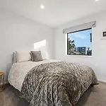 City Escape - Christchurch Central Apartment