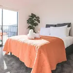 Cbd With Style And Luxury - Free Parking