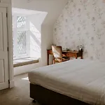 Eliza\'S Manor