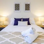 Vibrant Central Christchurch Pad 2 Bed 1 Bath With Park