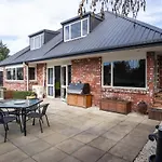 Christchurch Home Away From Home