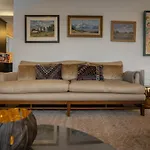 Sunny Kilmore Apartment