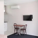 319 Addington Motel