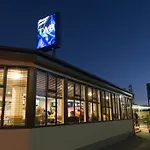 Racecourse Hotel And Motor Lodge