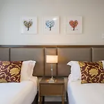 Golden Star Motel