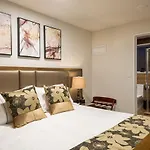 Golden Star Motel