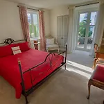 Le Petit Hotel