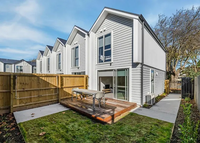 Linwood Avenue - Christchurch Holiday Home