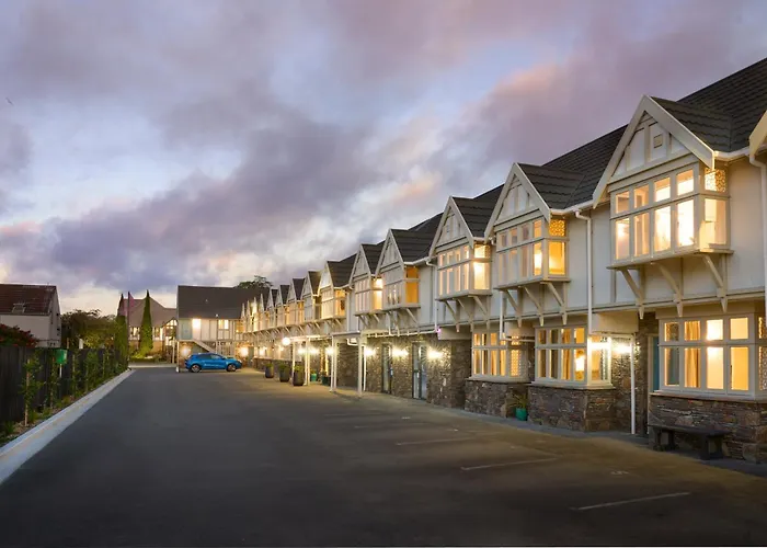 The Elmwood Motel