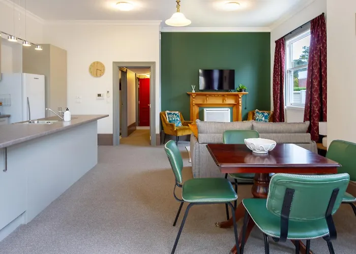 2 Bedroom 2 Bath Modern Heritage Near Art Gallery