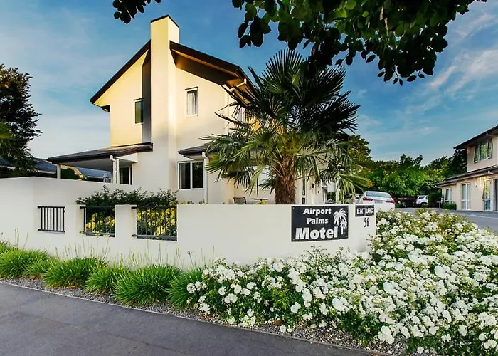 Airport Palms Motel