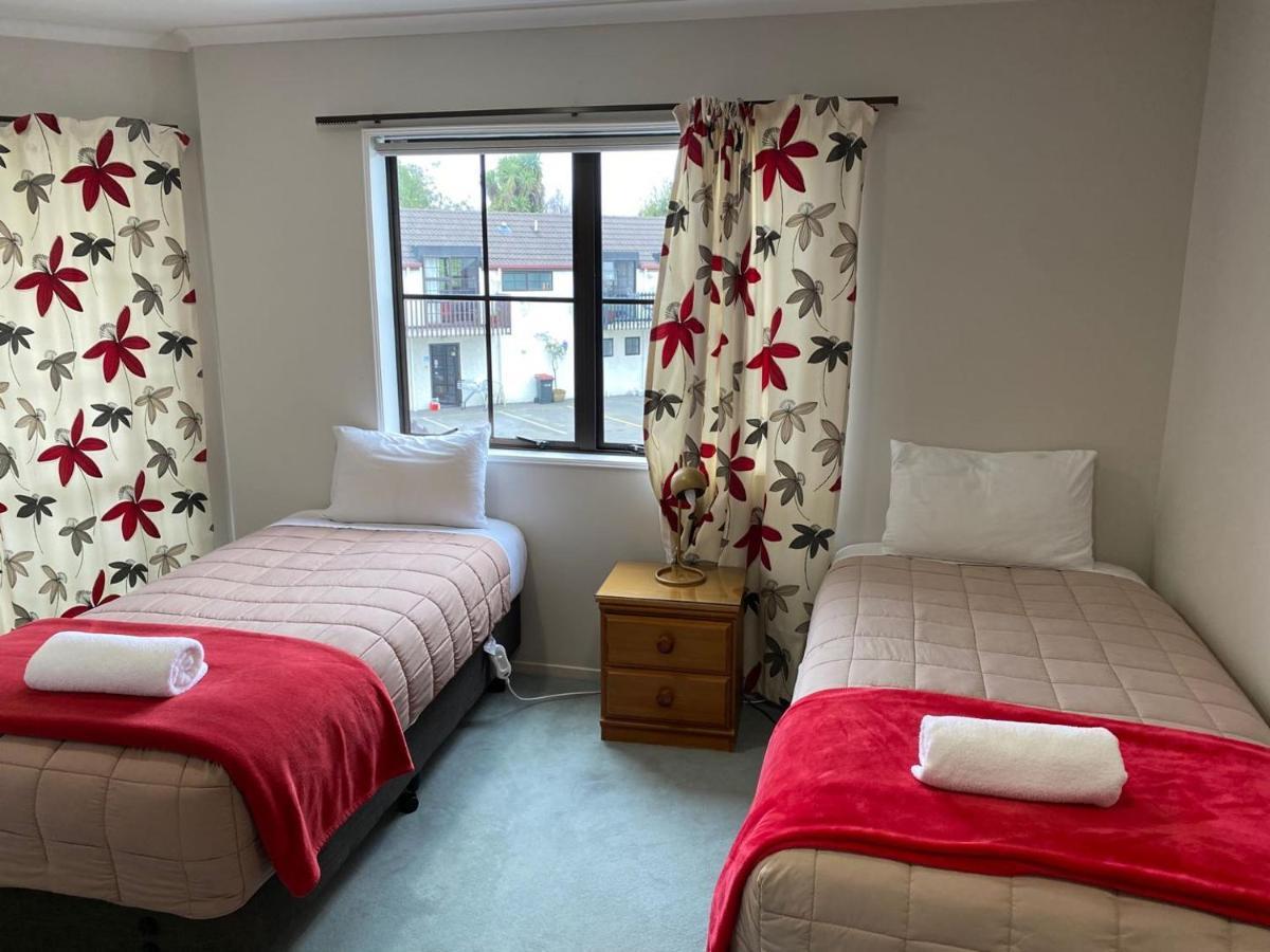 Southern Comfort Motel 3*