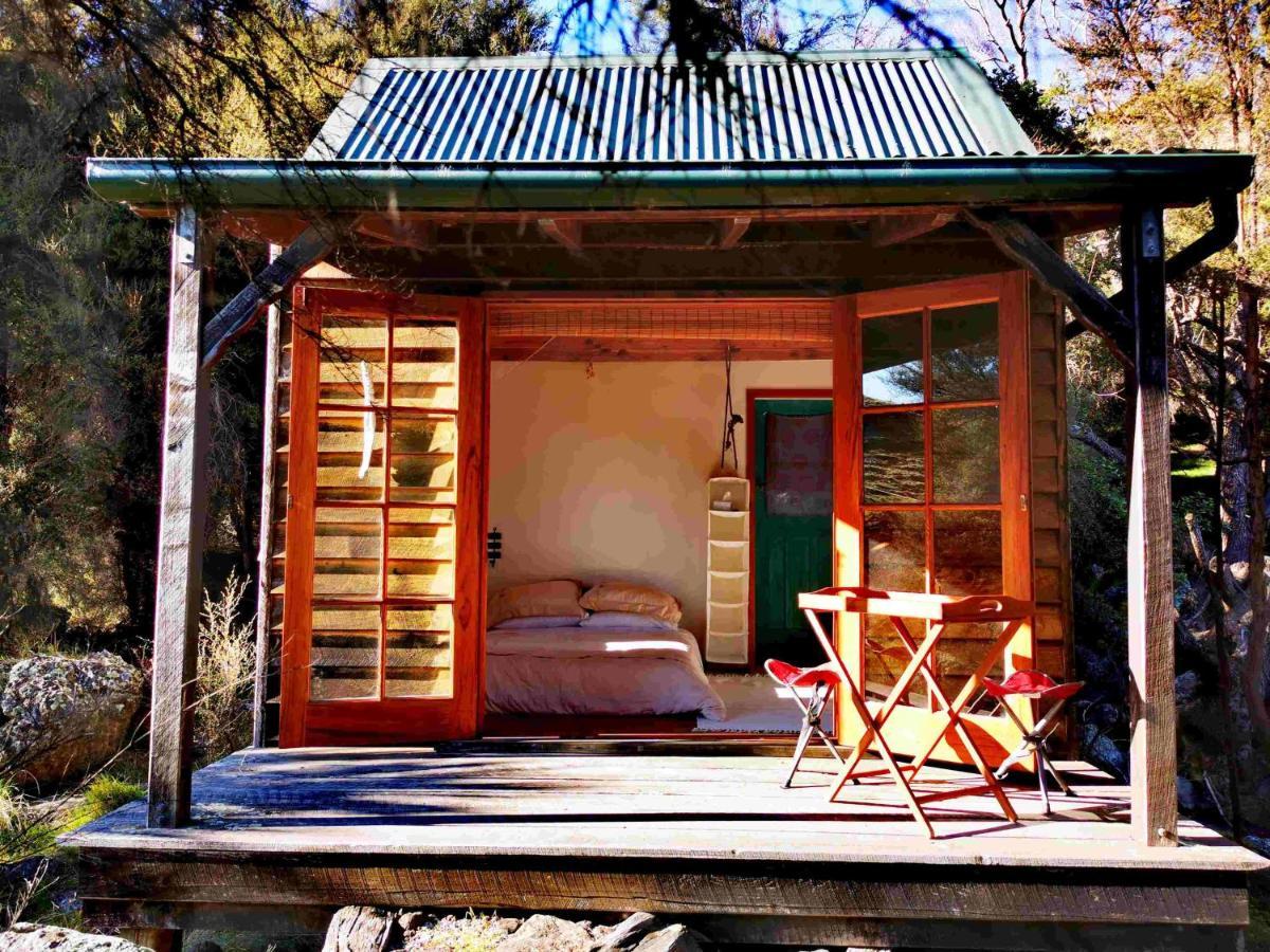 Manaaki Mai, Rustic Retreat Bush