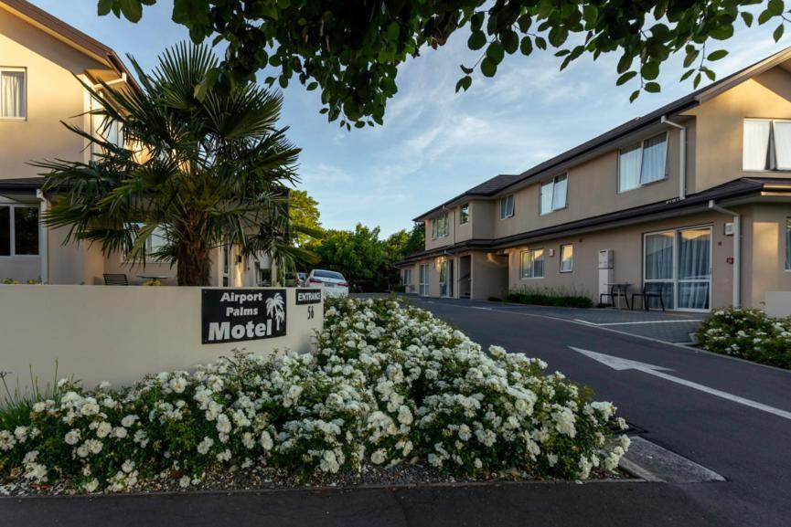 Airport Palms 4*