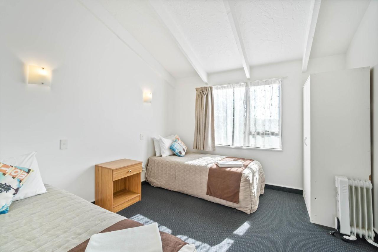 Ascot Vale Motor 4*