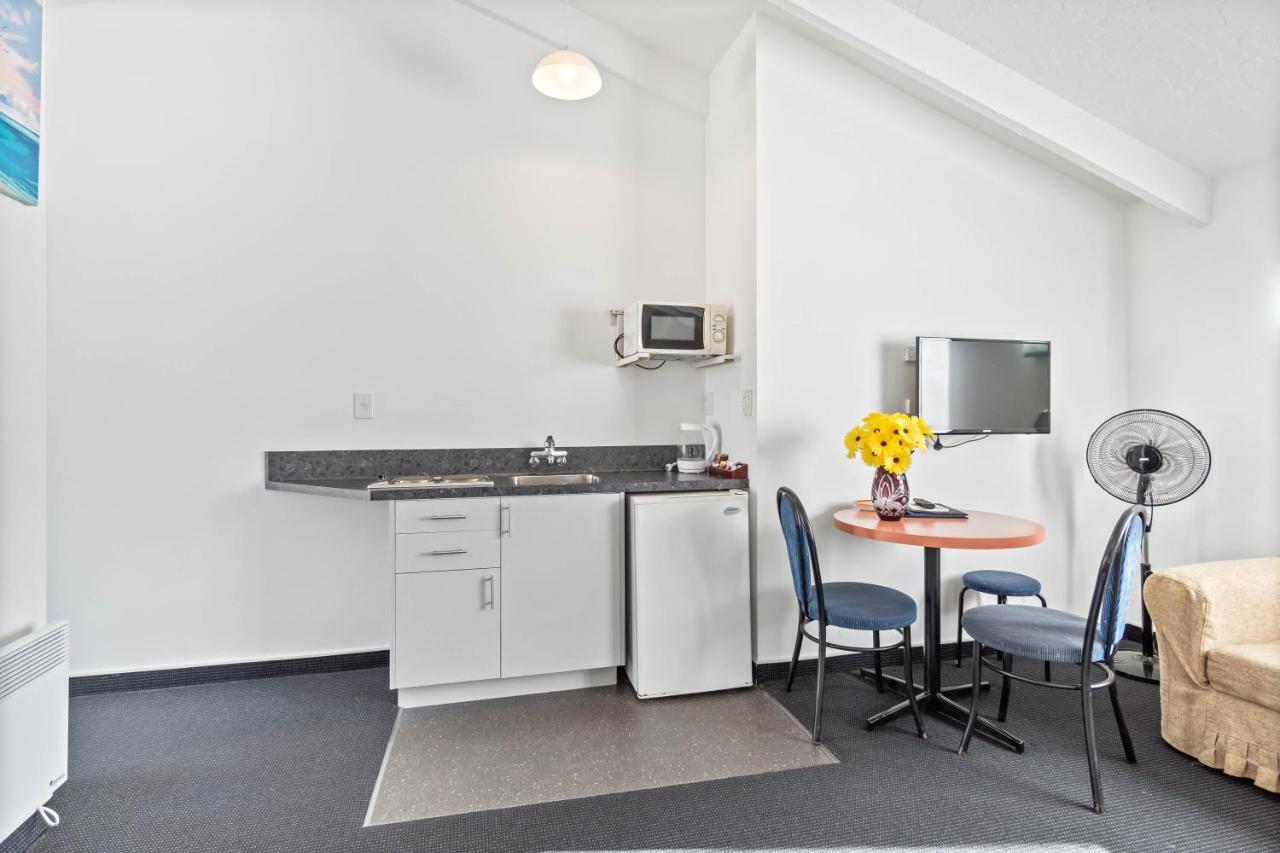 Ascot Vale Motor 4*
