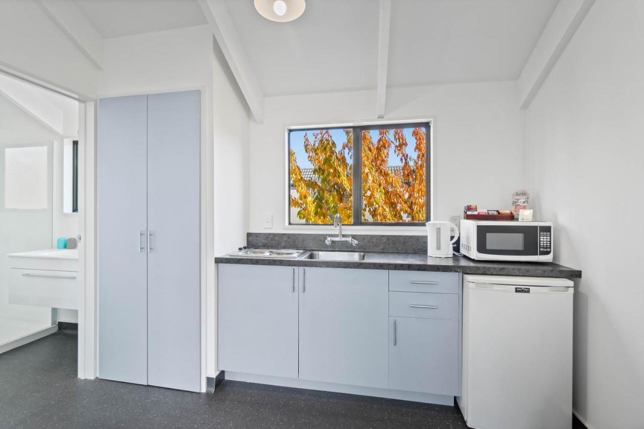 Ascot Vale Motor