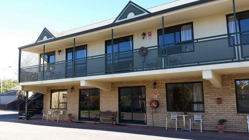 Ascot Vale Motor 4*