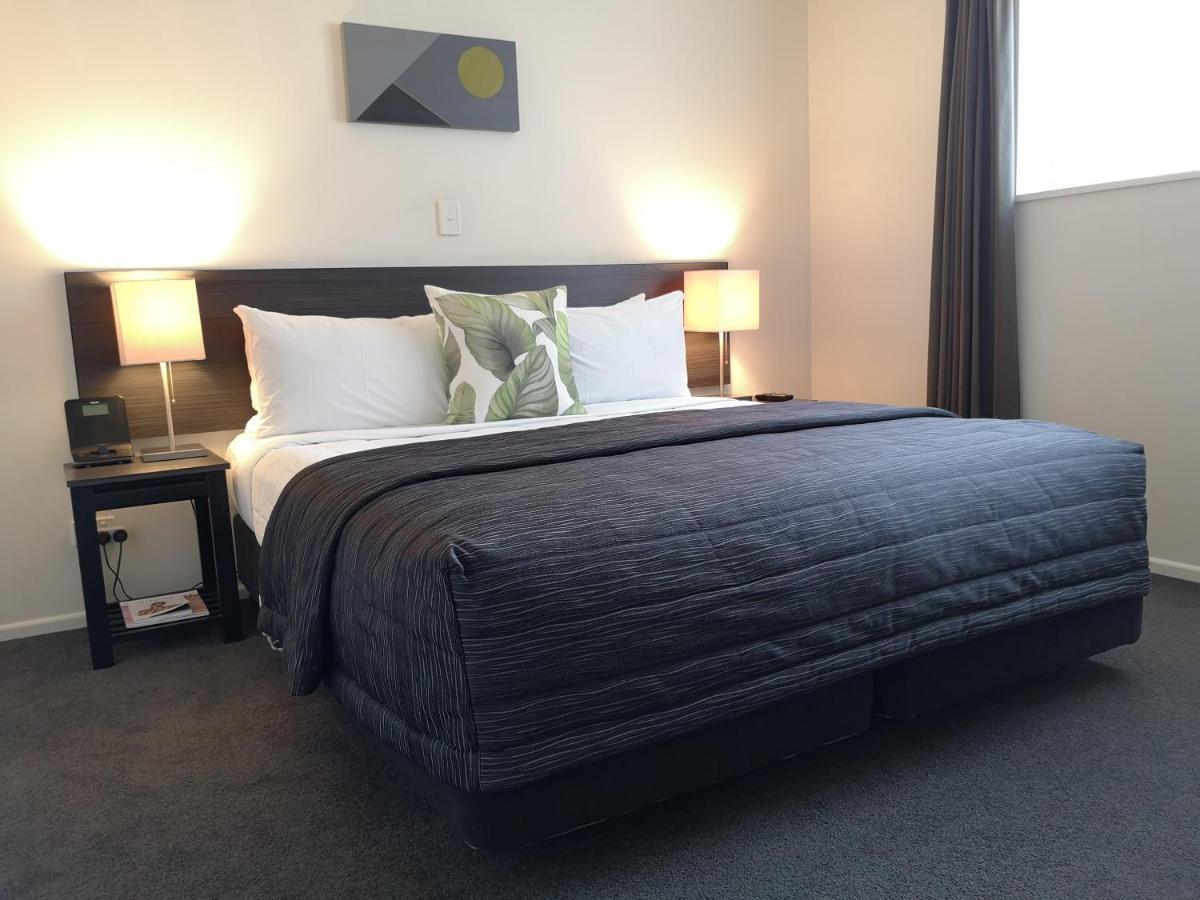 Airport Palms Motel 4*