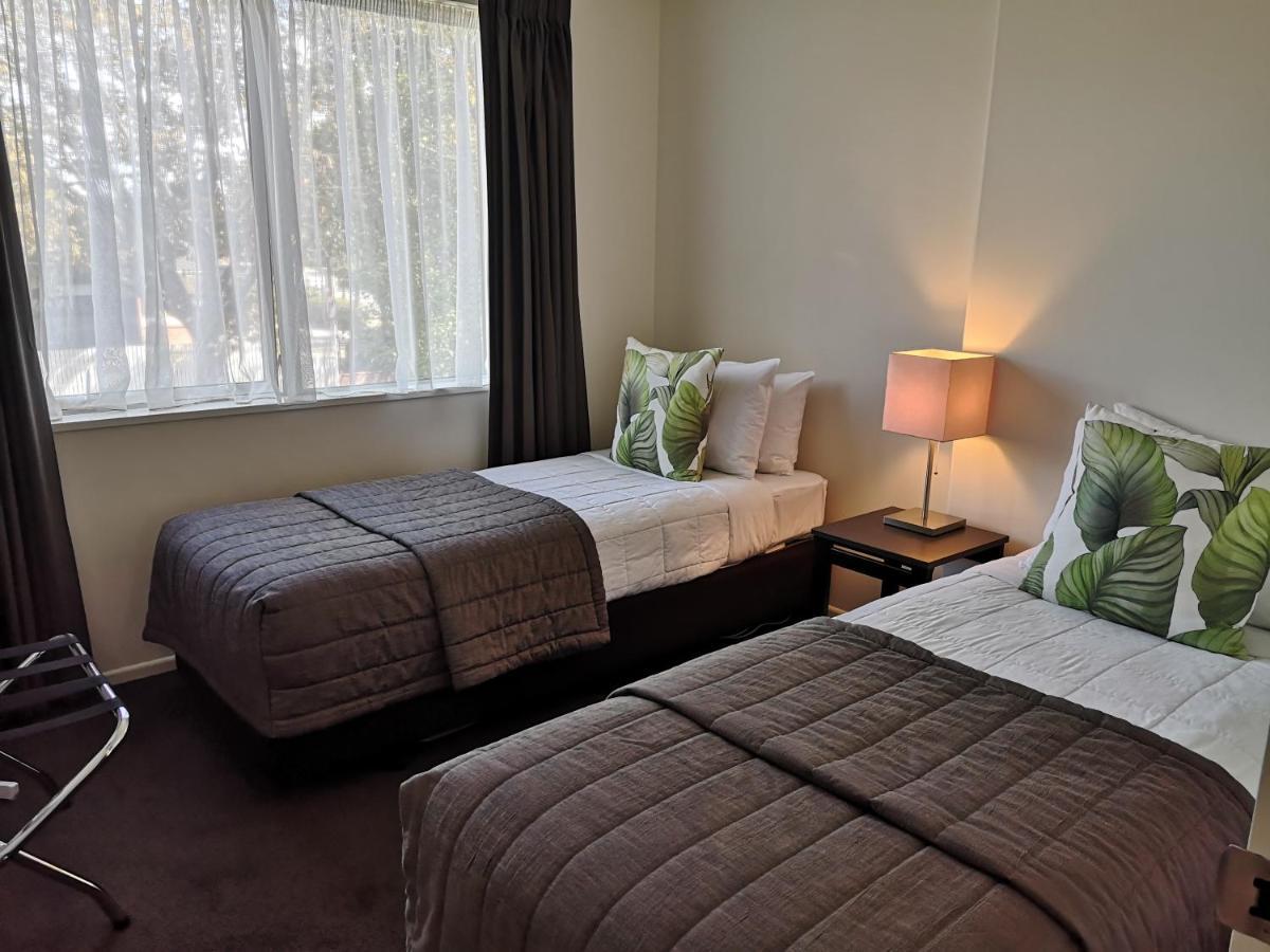 Motel Airport Palms 4*