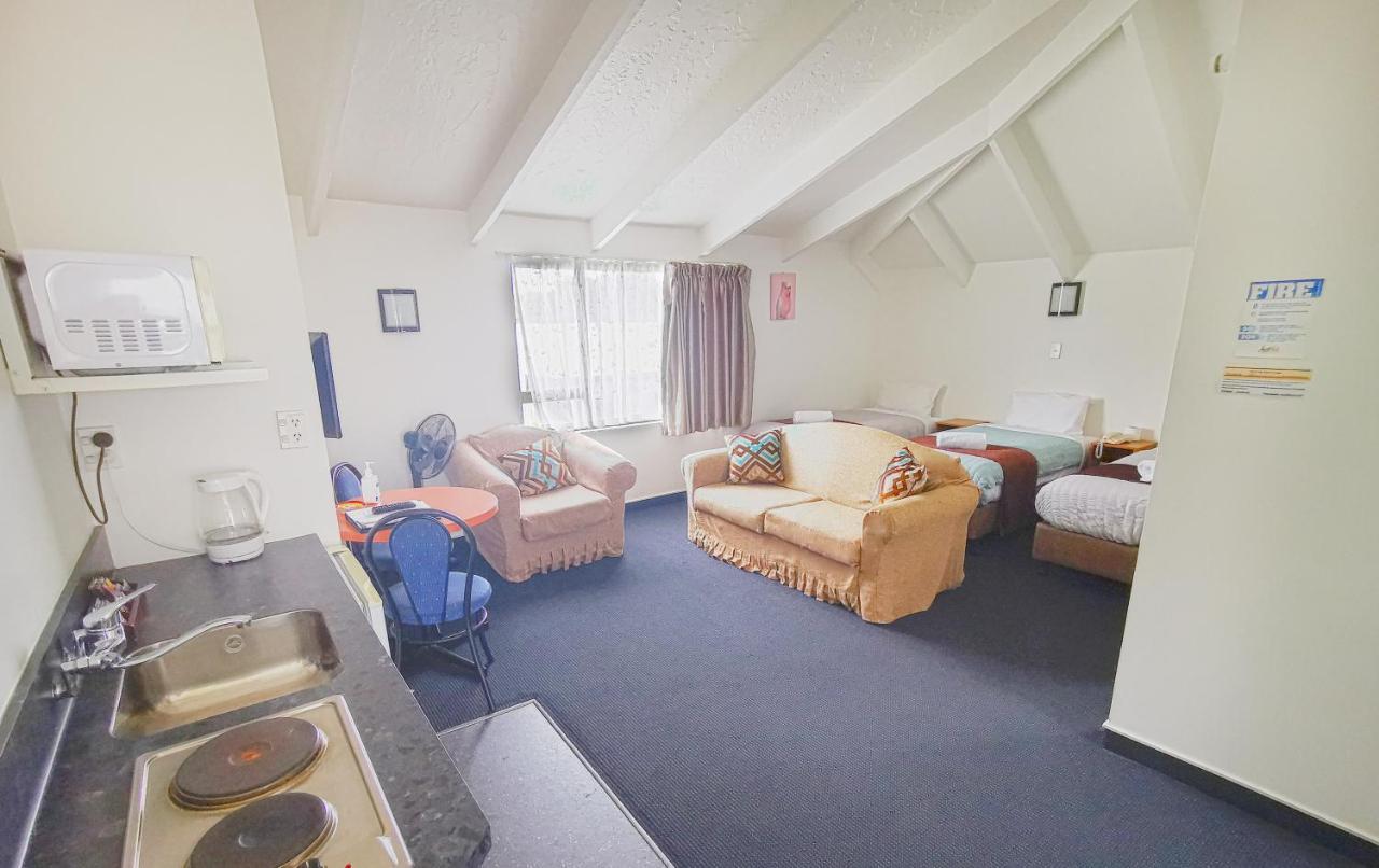 Ascot Vale Motor 4*