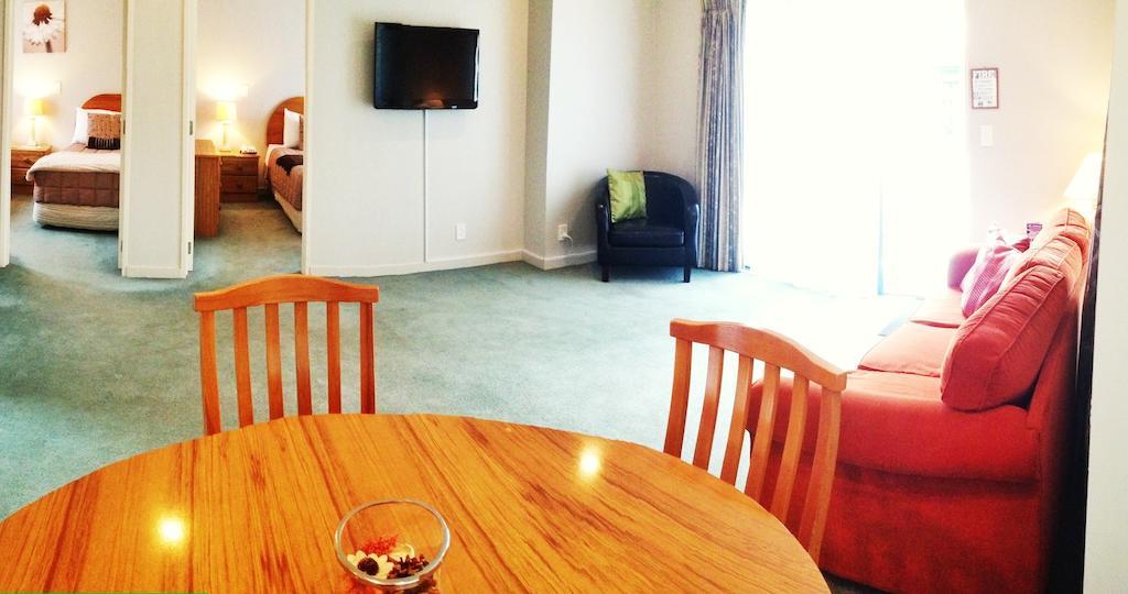 Bush Court Motel 4*