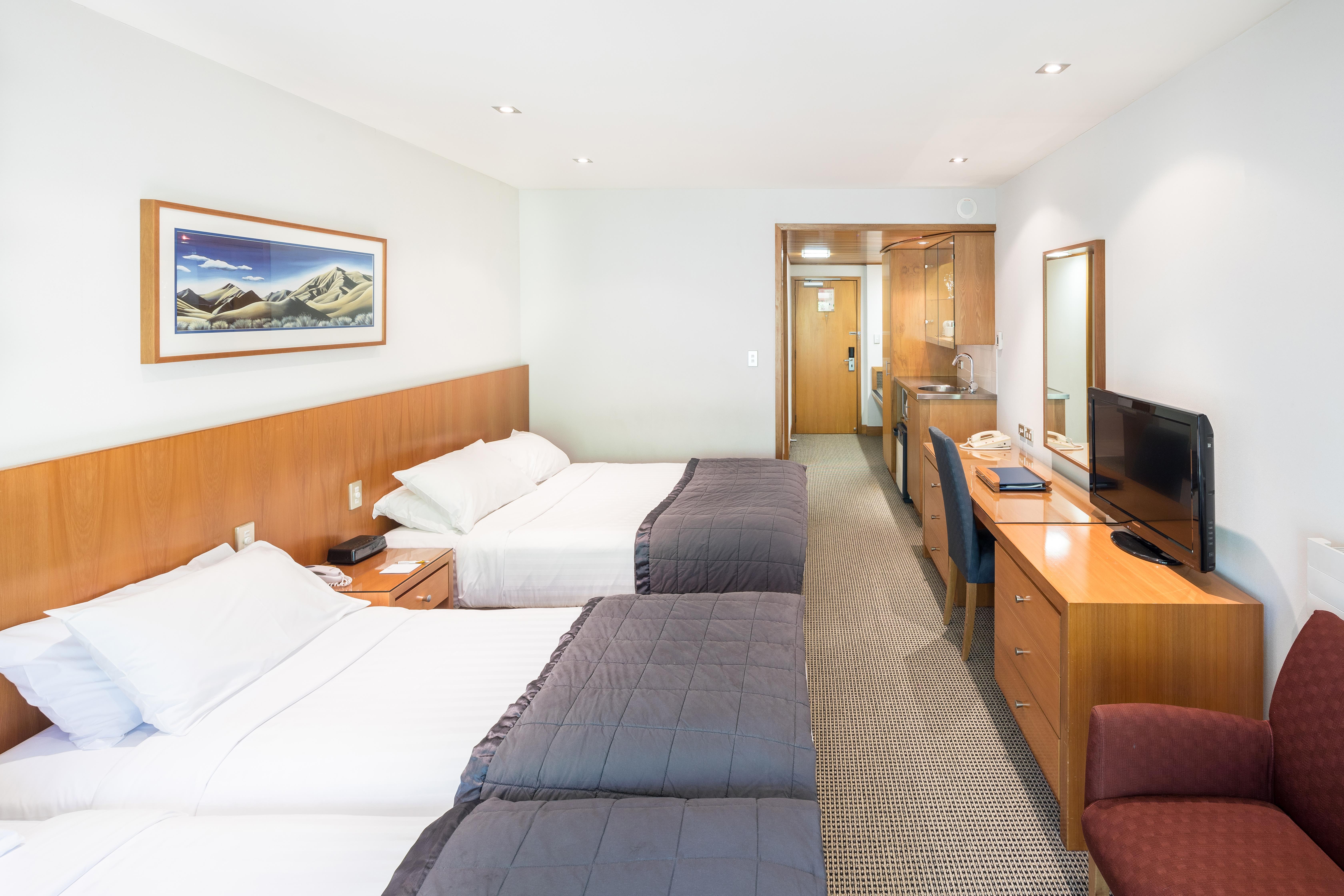 Hotel Commodore Airport 4*