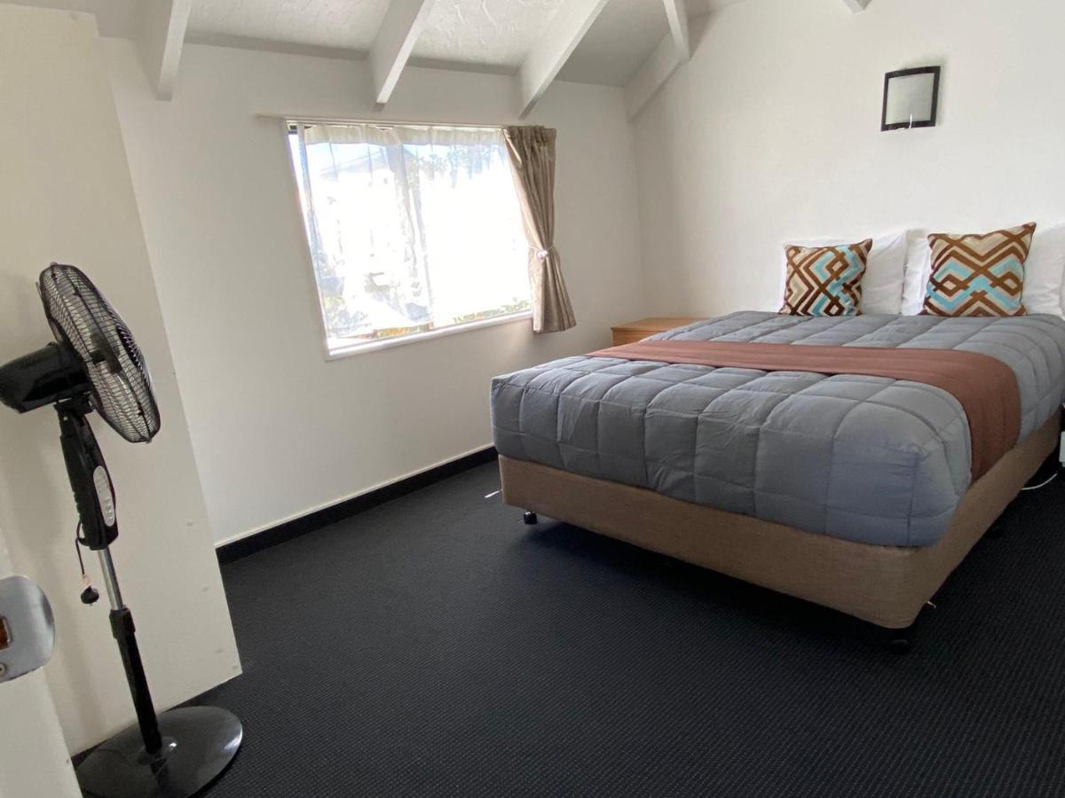 Ascot Vale Motor 4*