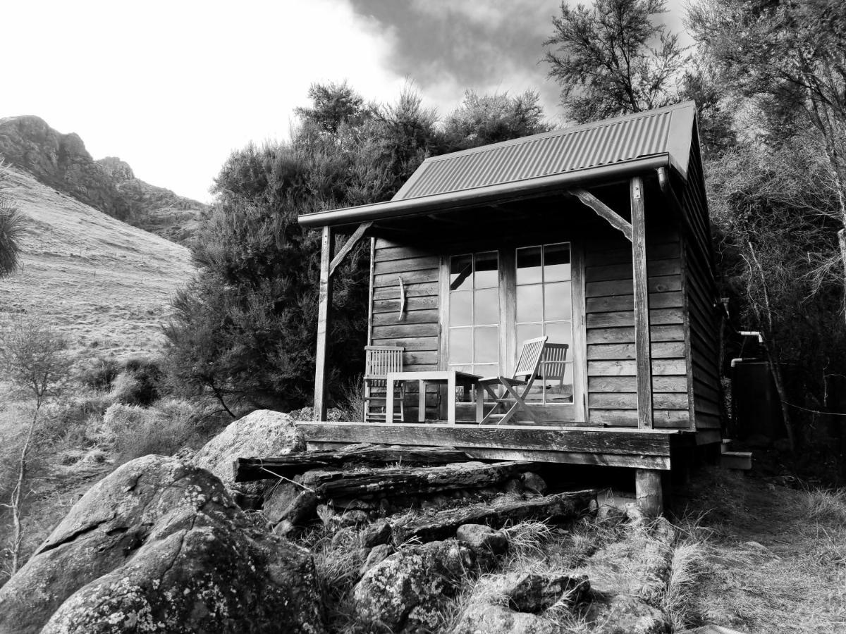 Luxury tent Manaaki Mai, Rustic Retreat Bush Christchurch