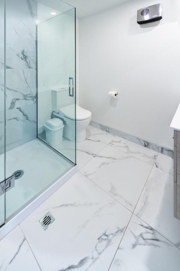 Vibrant Pad 2 Bed 1 Bath With Park Apartment *