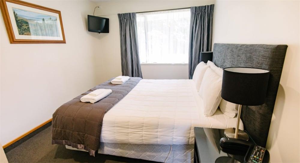 Airport Gateway Motor Hotel 4*