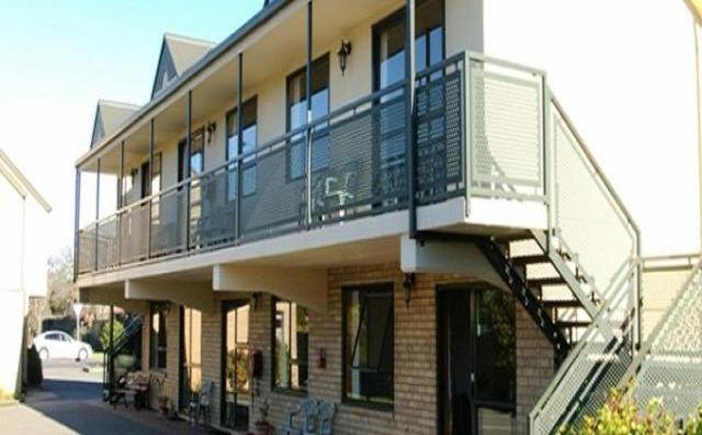 Ascot Vale Motor 4*
