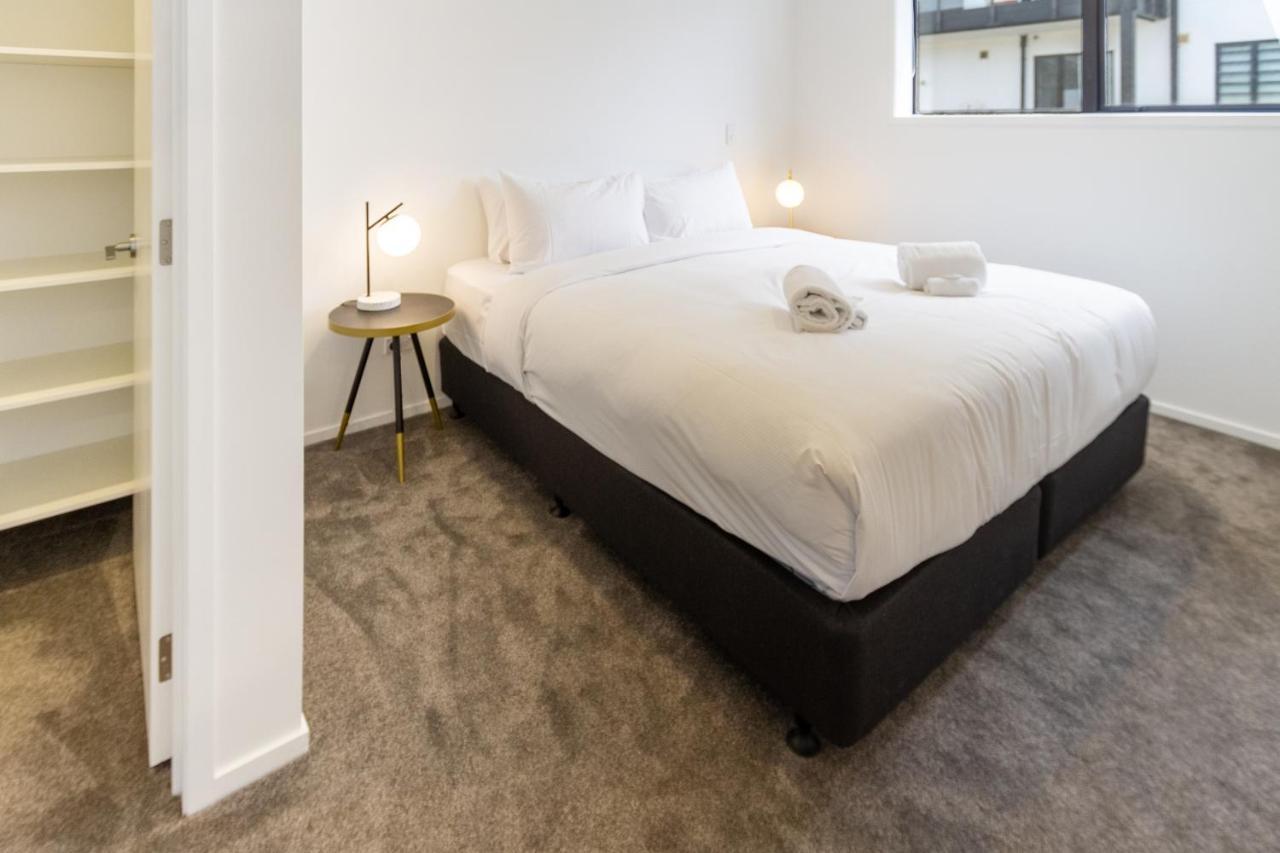 Apartment Sun Soaked Townhouse 2 Bed 2 Bath *