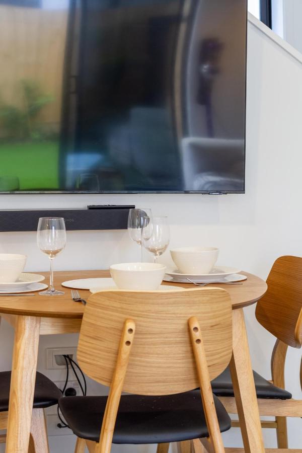 Sun Soaked Townhouse 2 Bed 2 Bath *