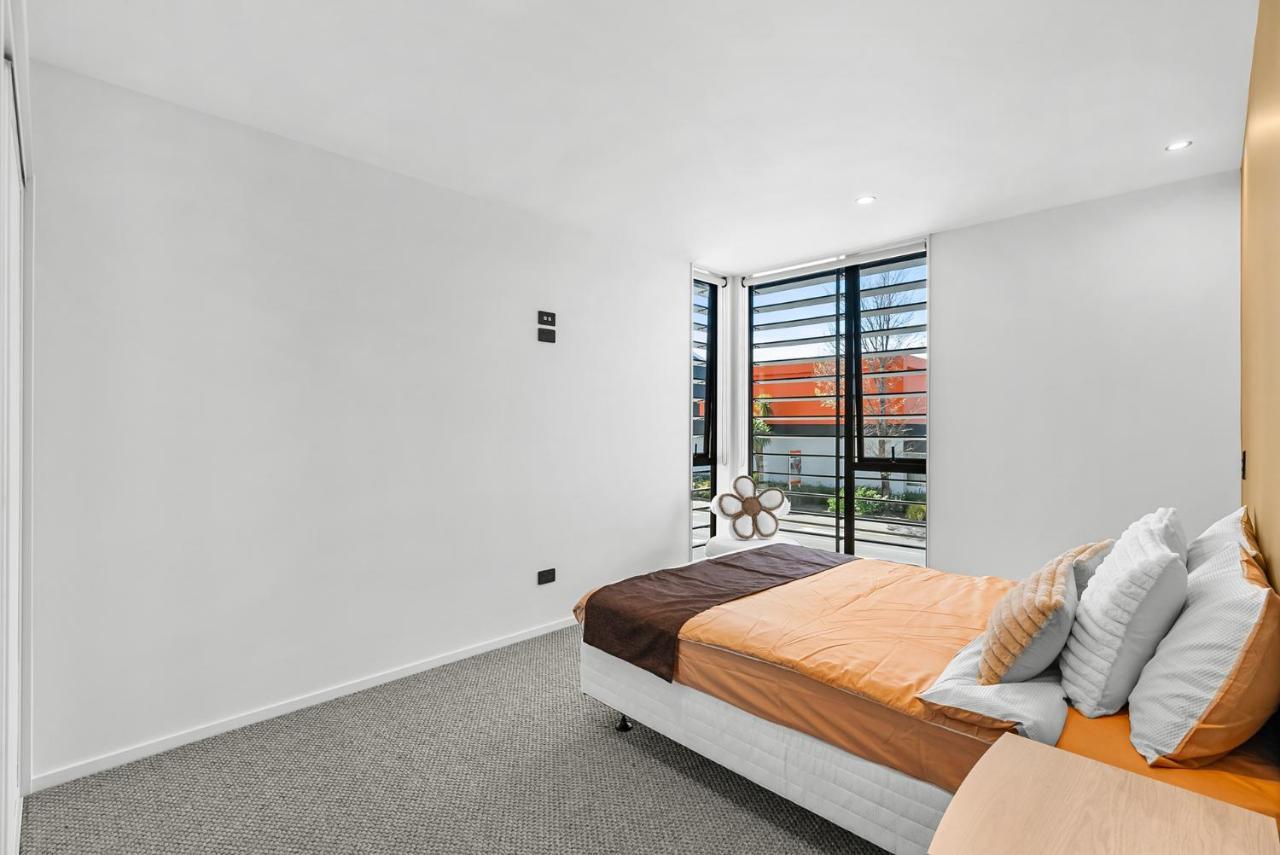 Cbd Contemporary Comfort Townhouse 2 Bed 2bath Apartment *