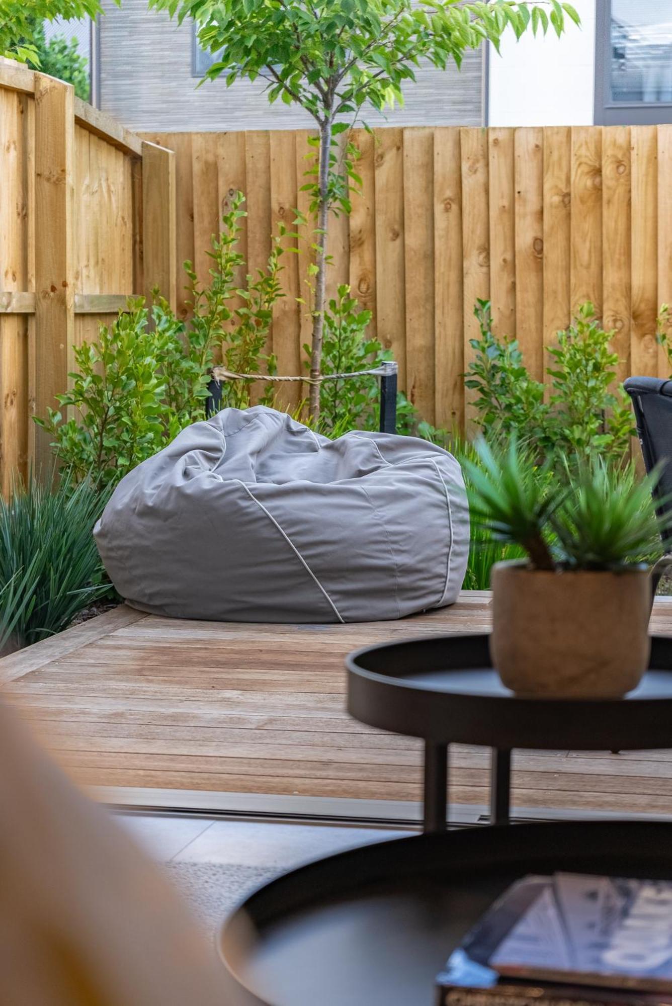 Urban Nest - Entire Townhouse And Free Parking Holiday home *