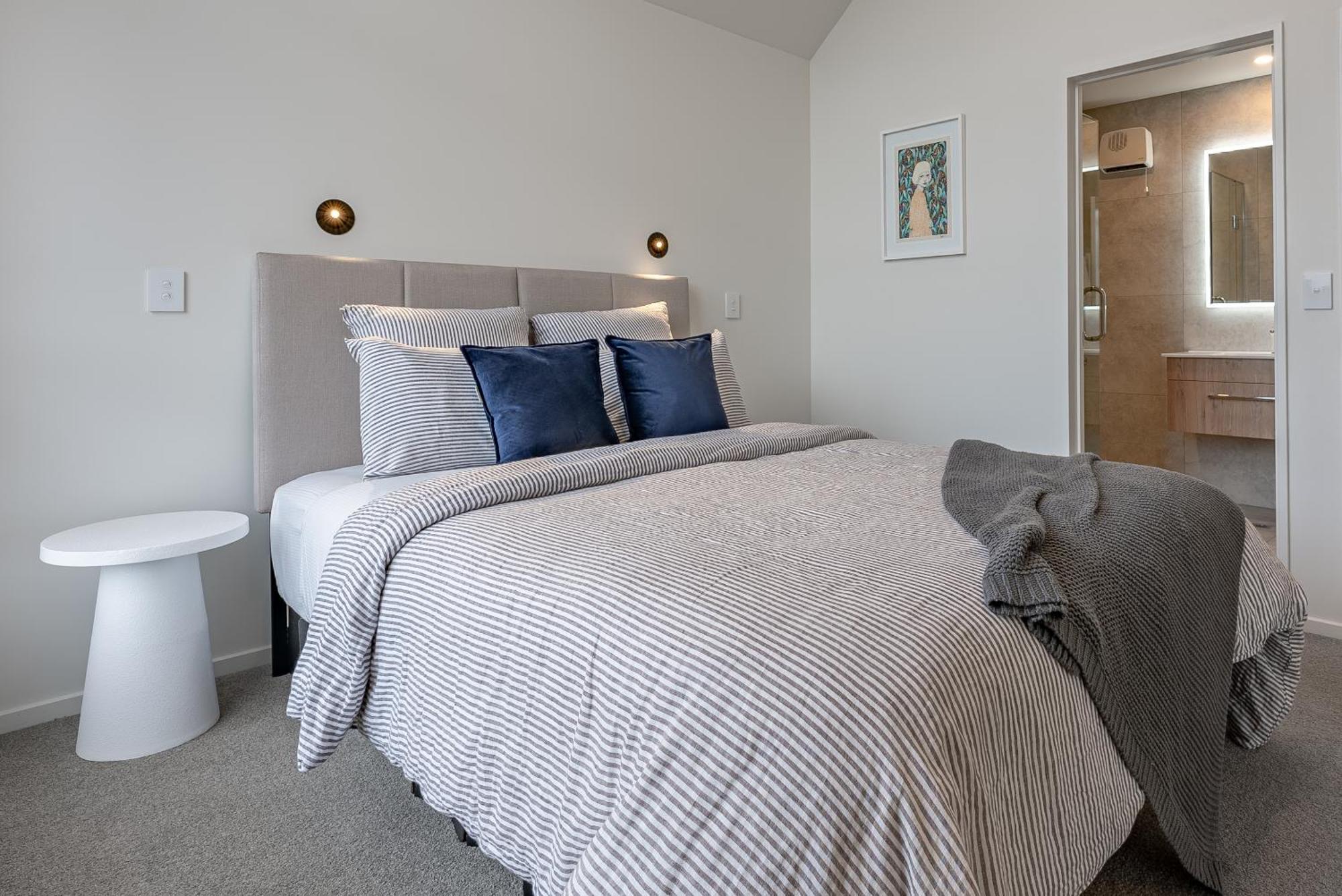 Urban Nest - Entire Townhouse And Free Parking *