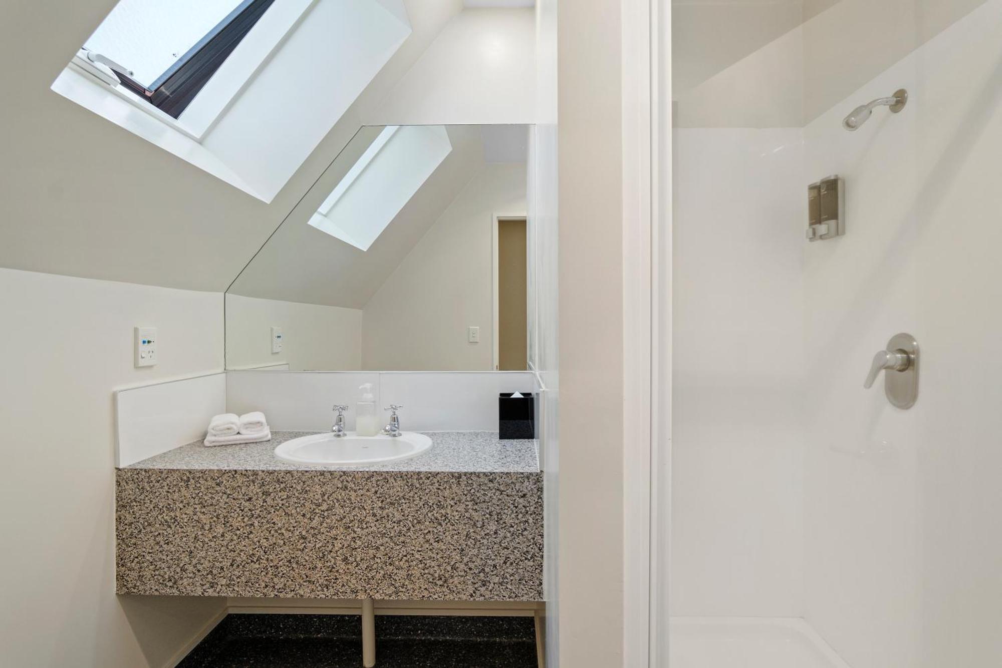 Bella Vista & 4* Christchurch