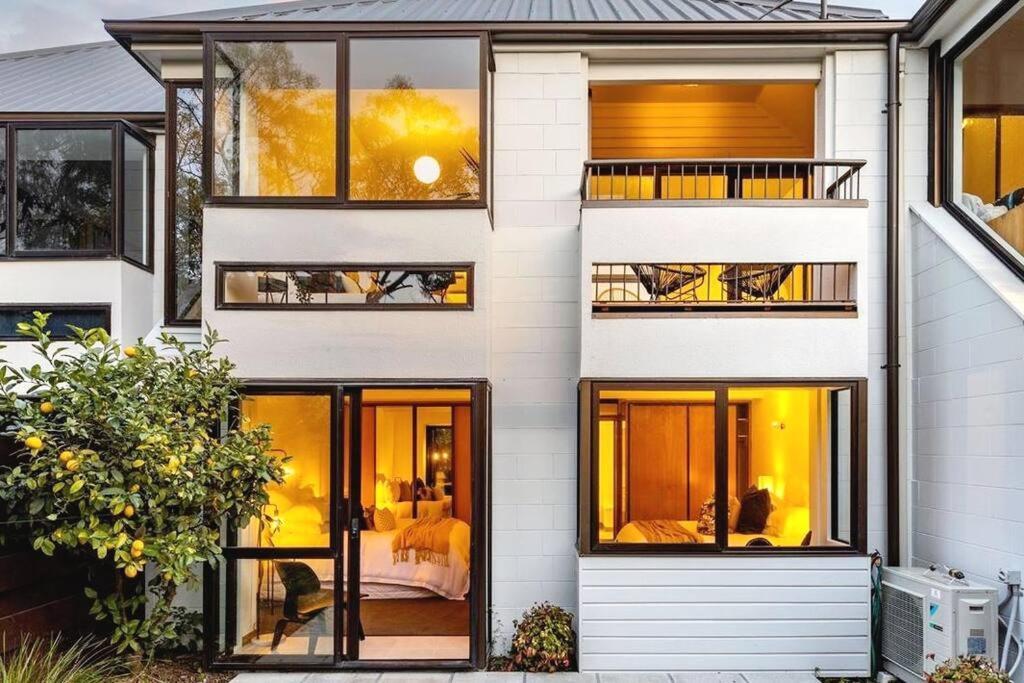 Villa Hagley Park Townhouse