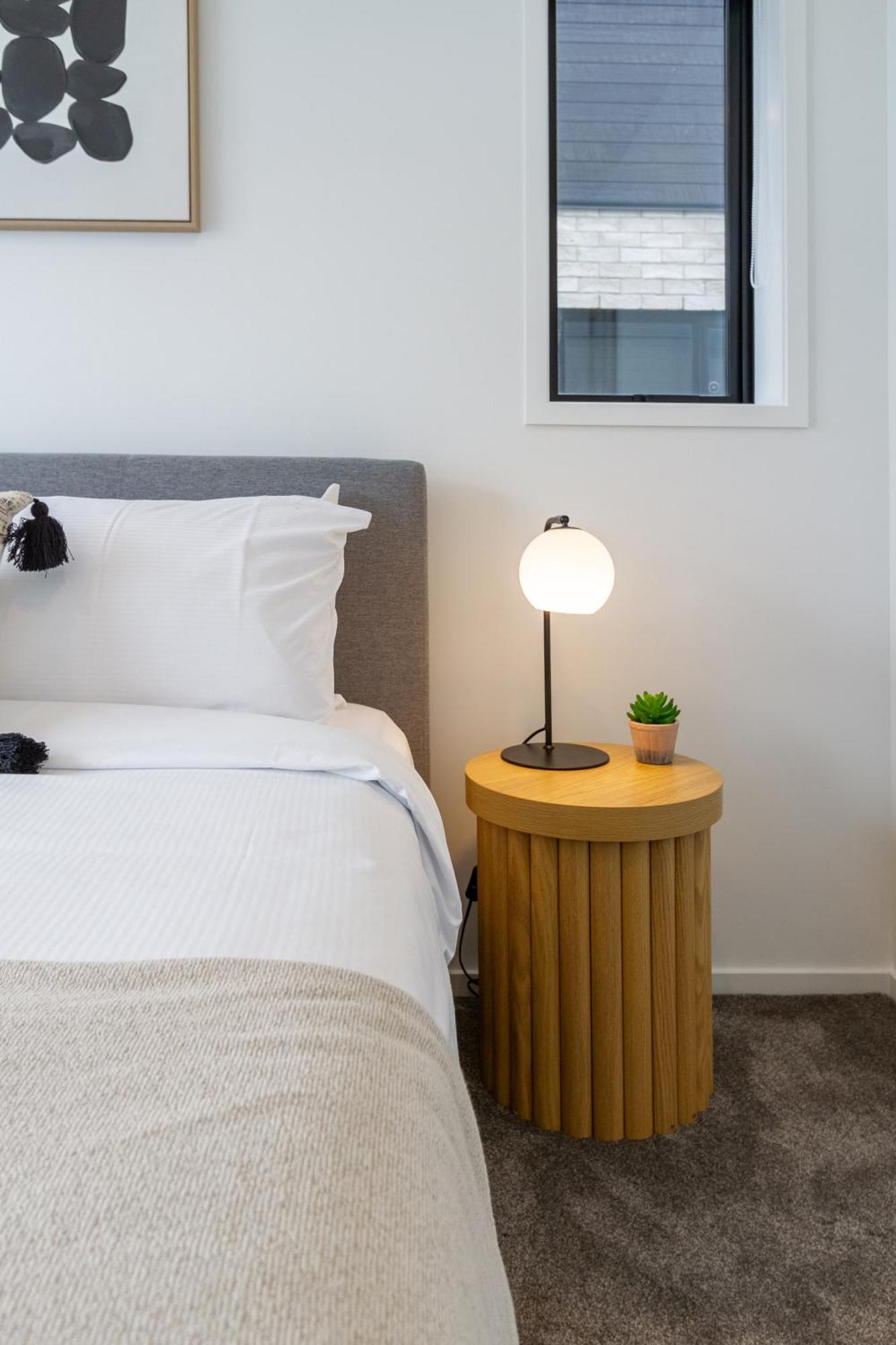 Elegant 2 Bed 2 Bath In The Cbd Christchurch