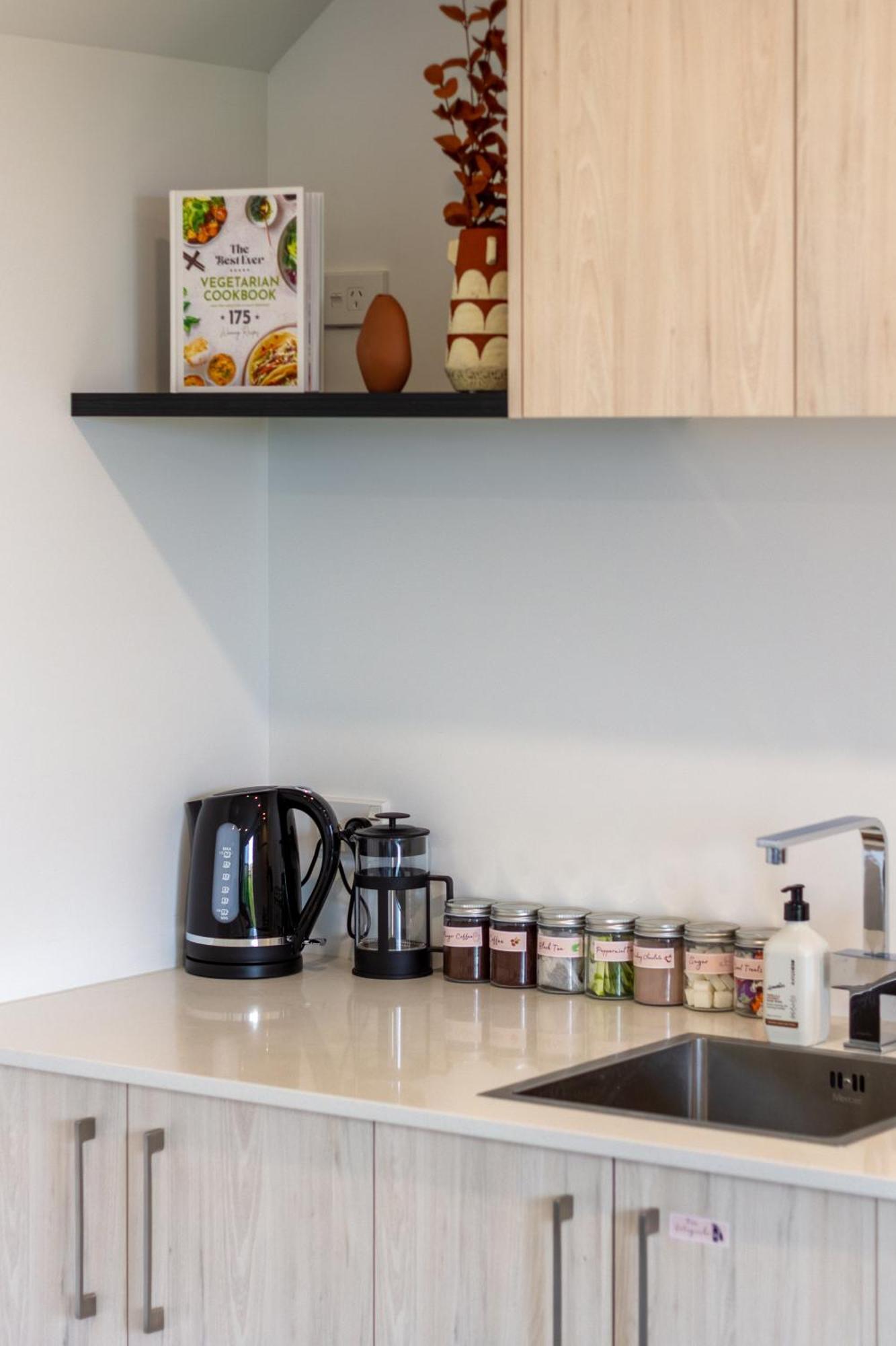 Elegant 2 Bed 2 Bath In The Cbd Christchurch