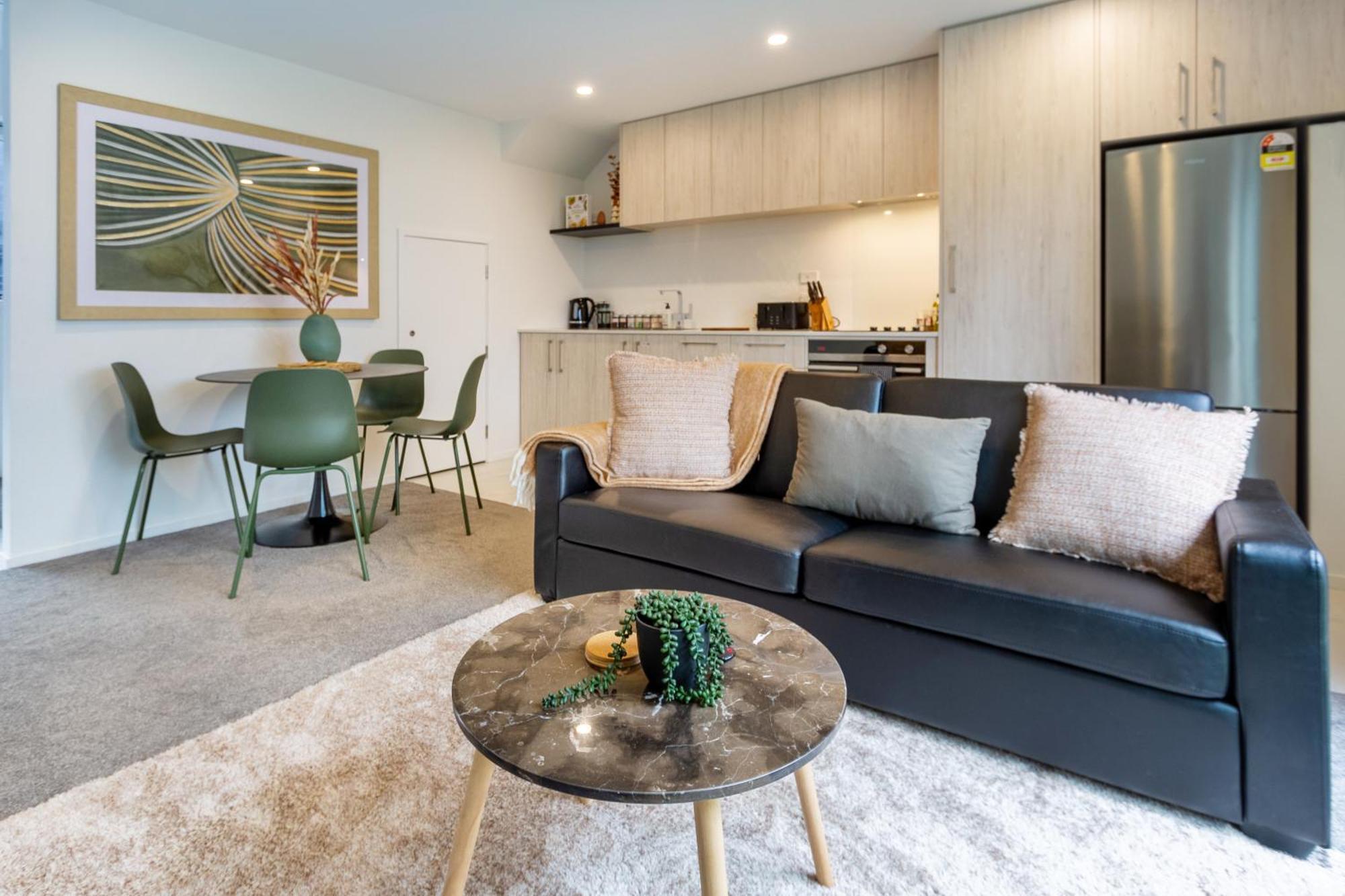 Apartment Elegant 2 Bed 2 Bath In The Cbd