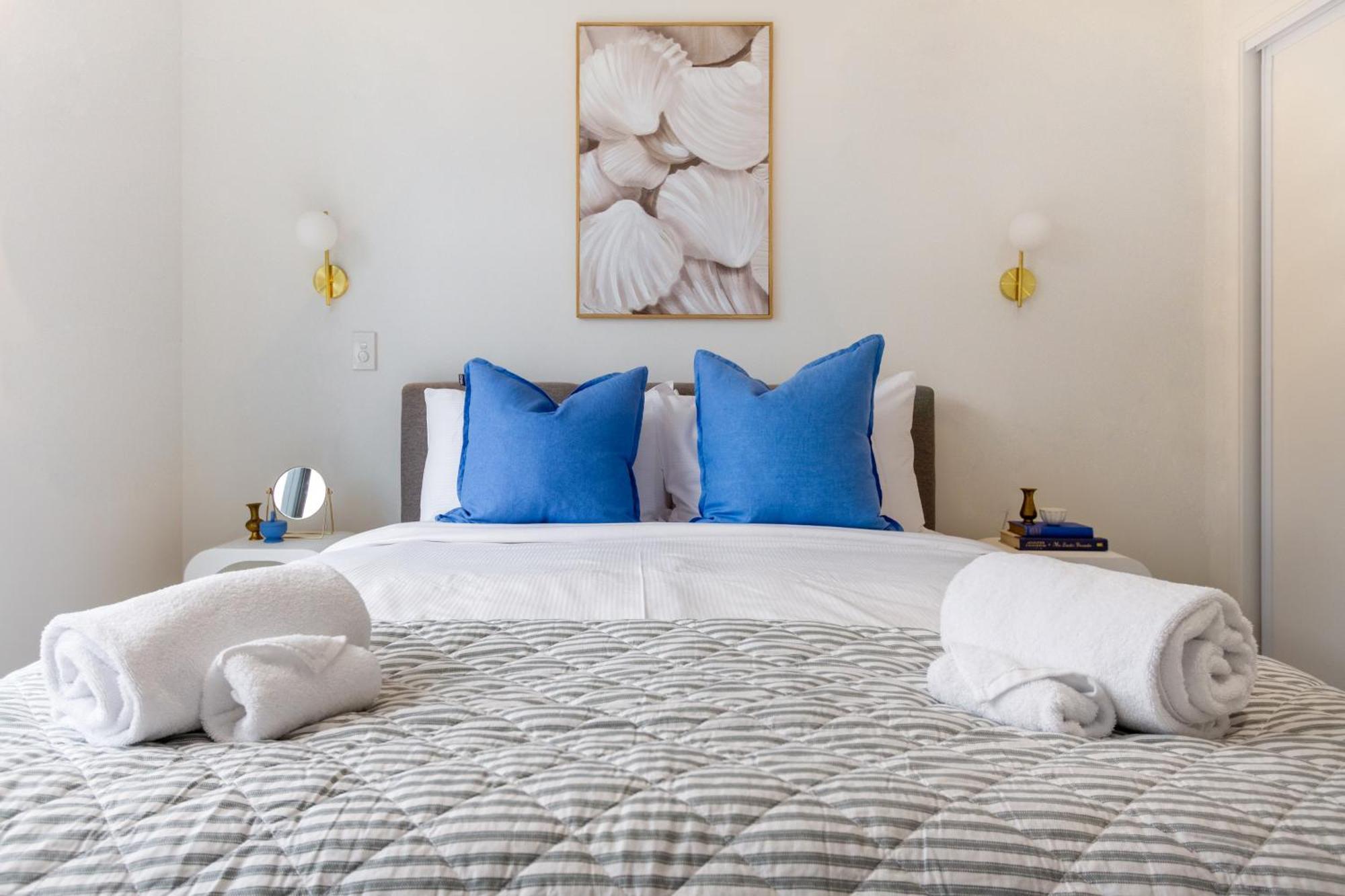 Greek Island Inspired 2 Bed 1 Bath Townhouse Christchurch