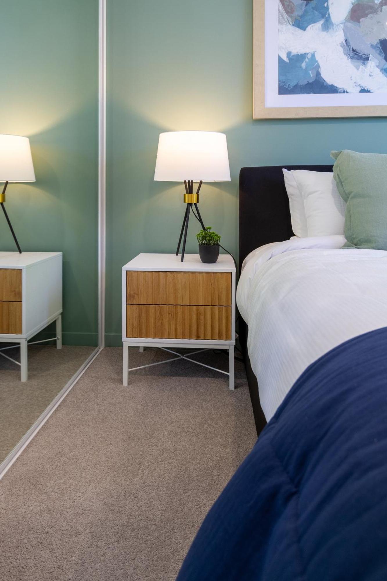 Unbeatable Location 2 Bed Single Lvl Apartment Christchurch