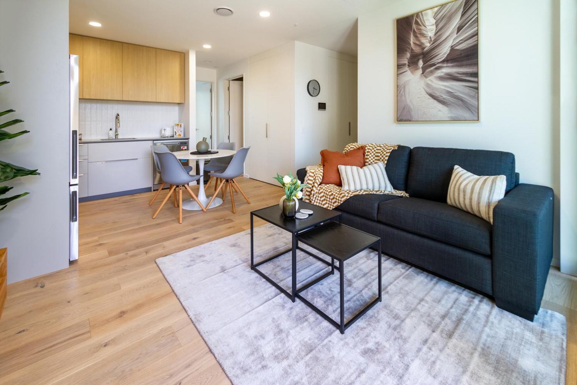 Unbeatable Location 2 Bed Single Lvl Apartment