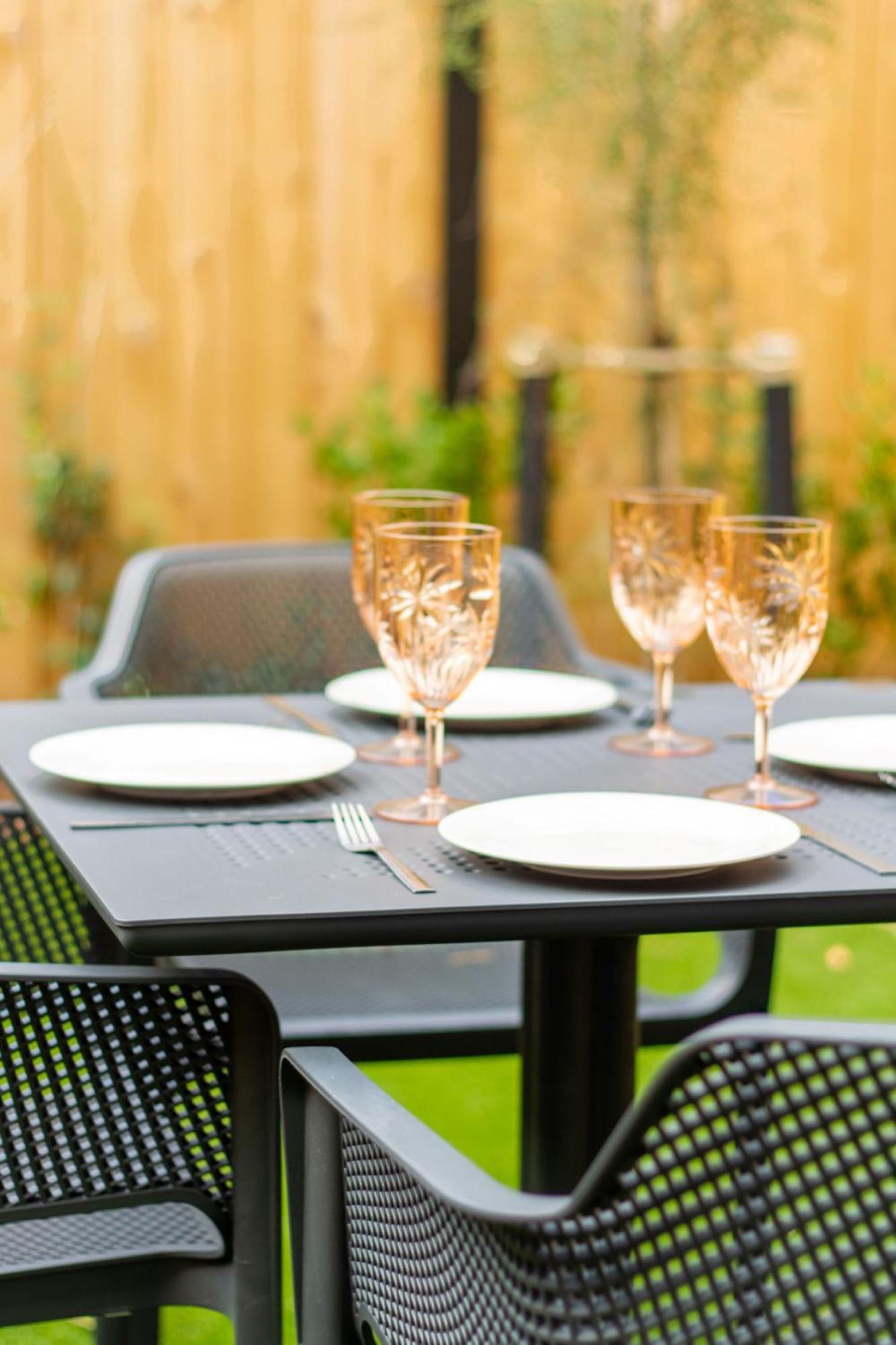 Vacation Riccarton 2 Bed 2 Bath W/carpark * Christchurch