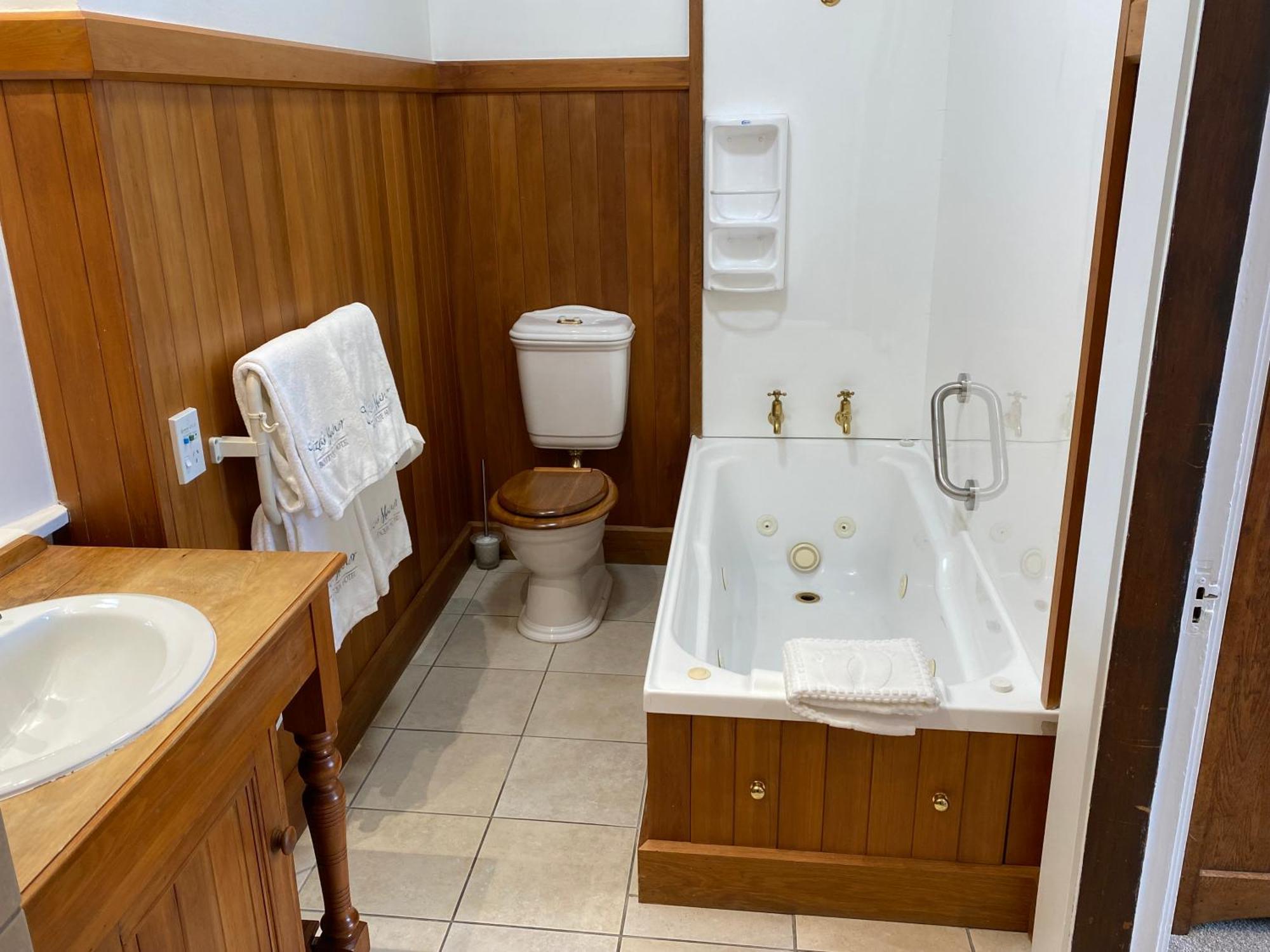 Eliza's Manor 5*