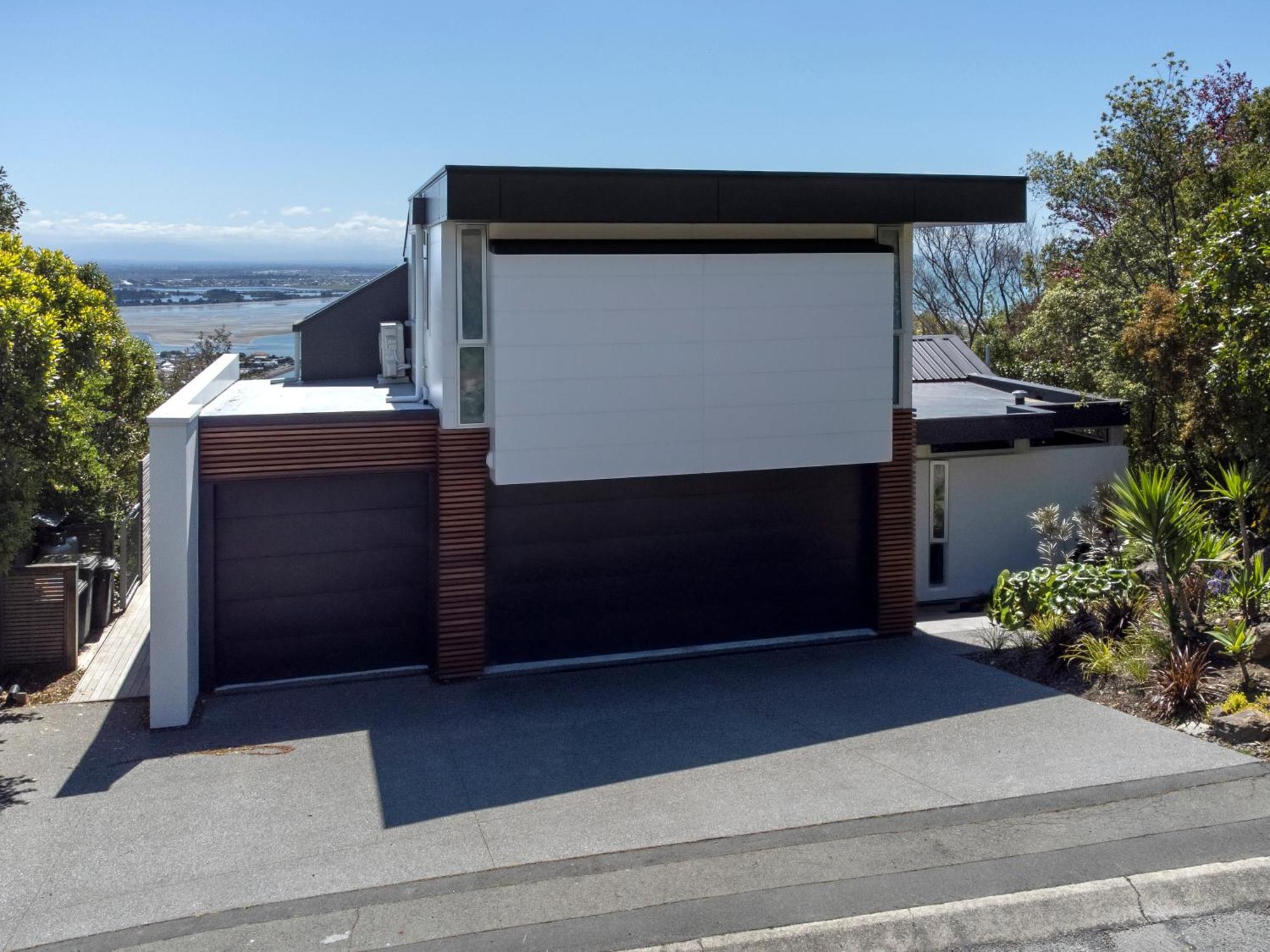 Apartment Panoramic Views And Complete Privacy *