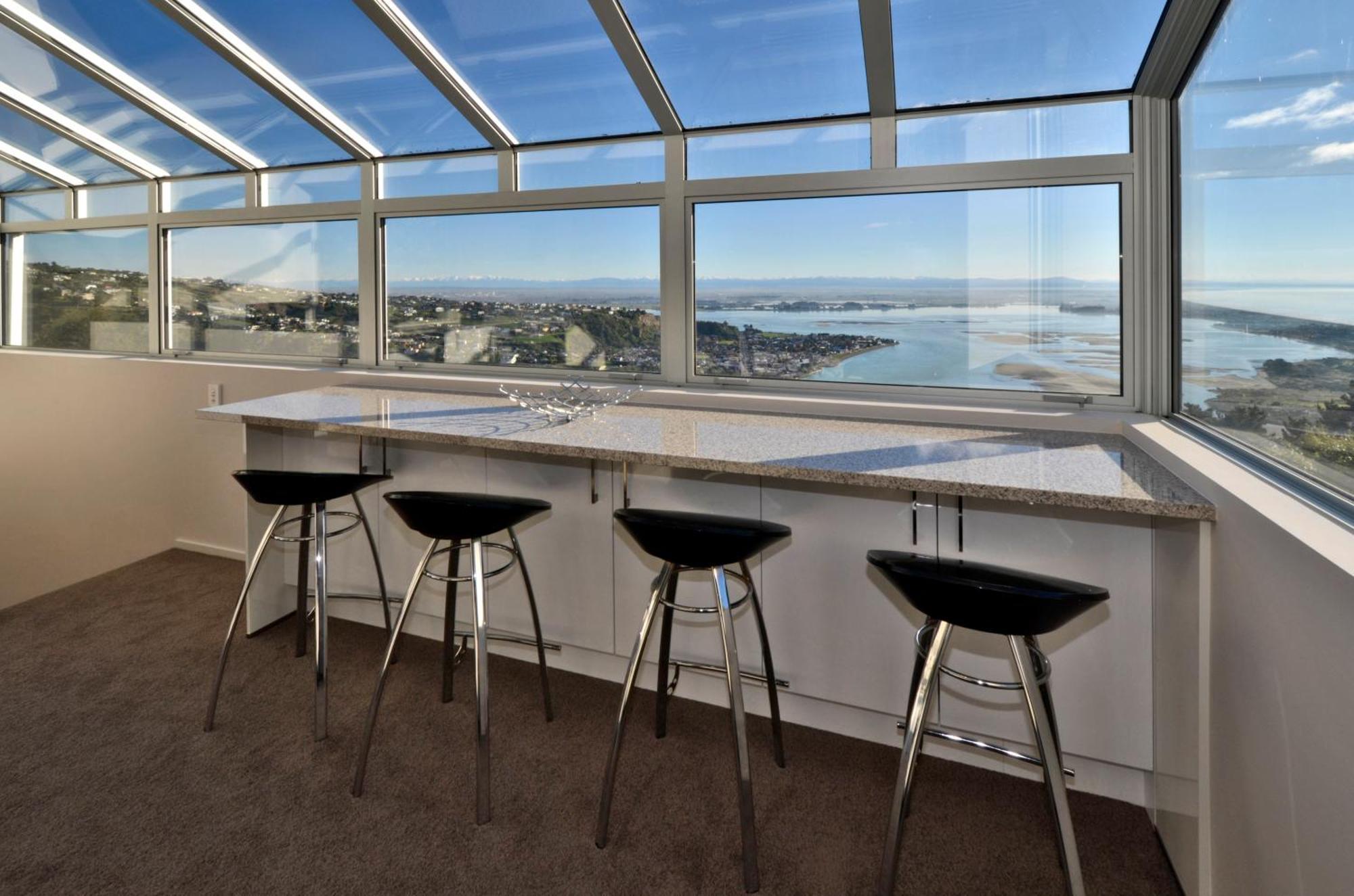 Panoramic Views And Complete Privacy Christchurch