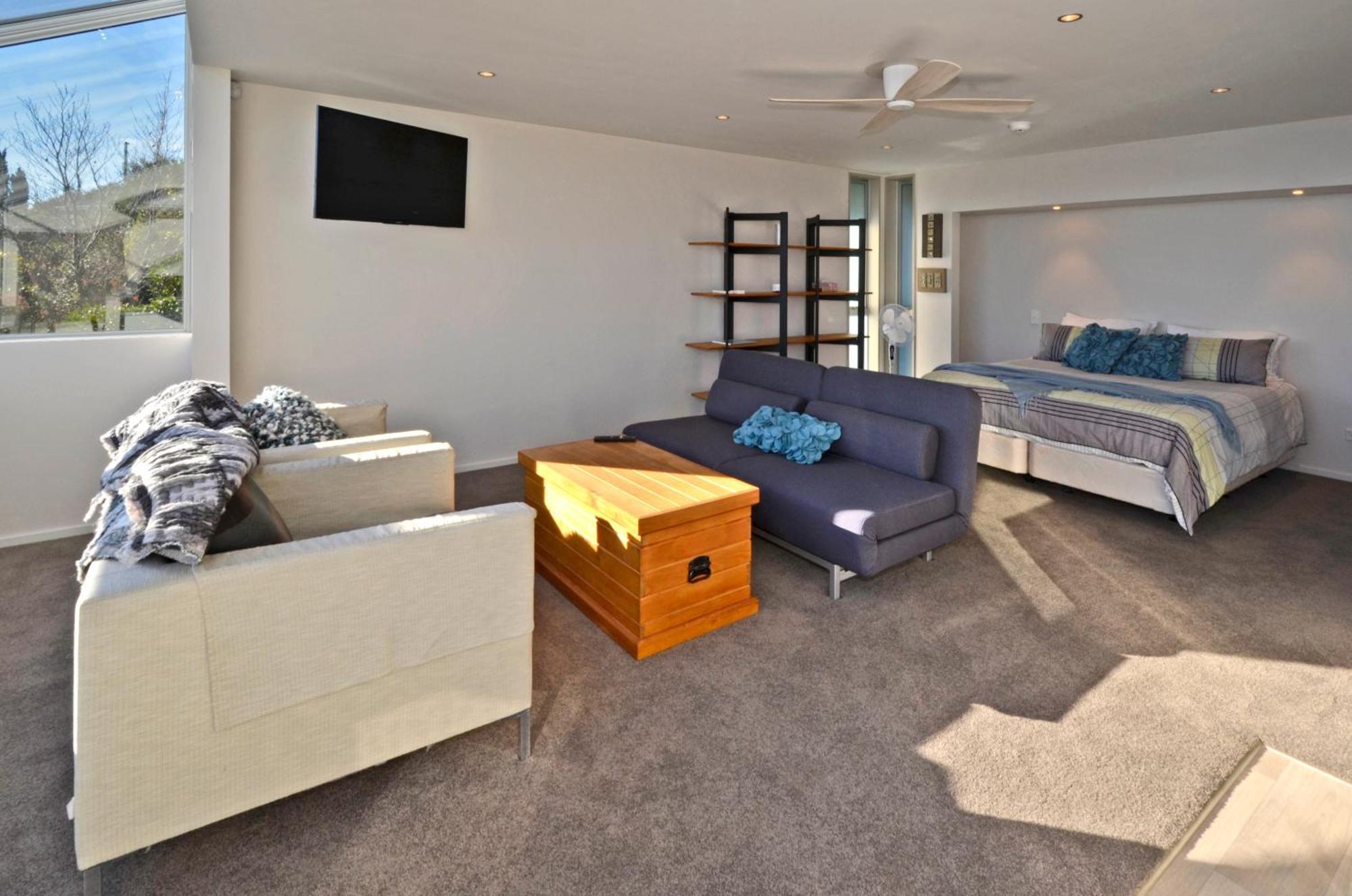 Panoramic Views And Complete Privacy
